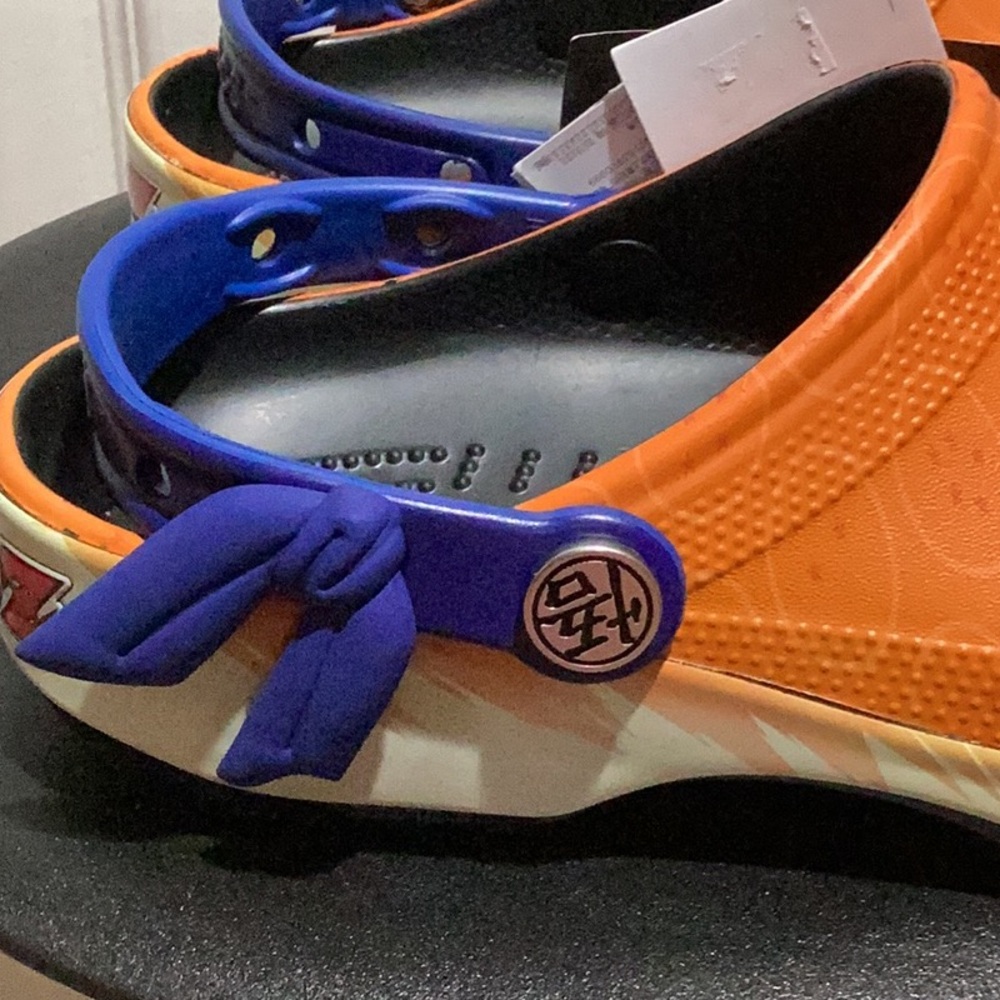 CROCS Dragon Ball Z Classic Clogs - Size 9 - Picture 5 of 9